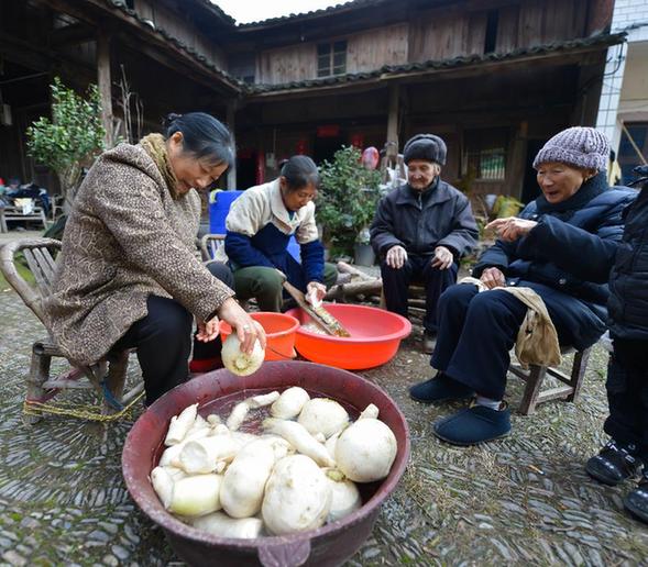 仙居慈孝志愿者 關愛空巢老人