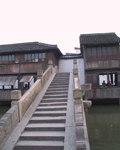 Wuzhen: Historic town welcomes tourists