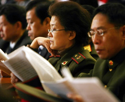 Wu Bangguo delivers speech at NPC session