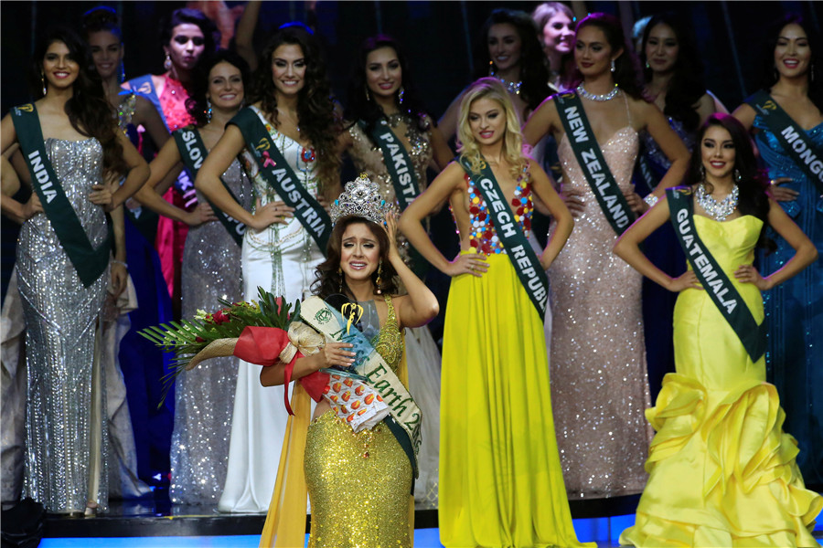 Miss Earth 2016 crowned in the Philippines