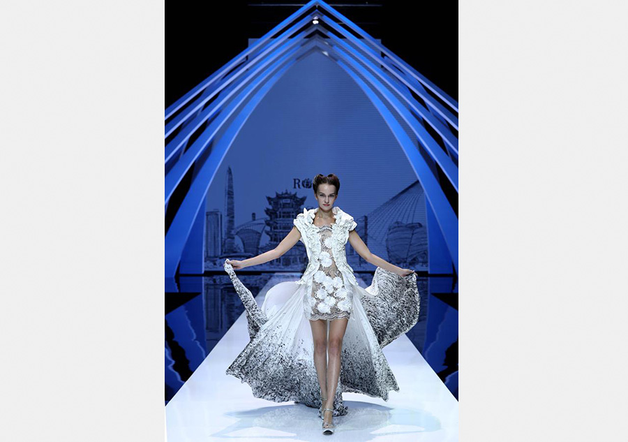 Highlights of 2016 Wuhan Fashion Week