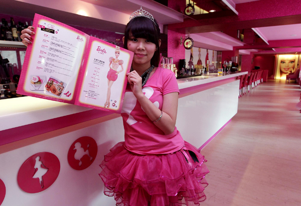 Barbie-themed cafe in Taipei