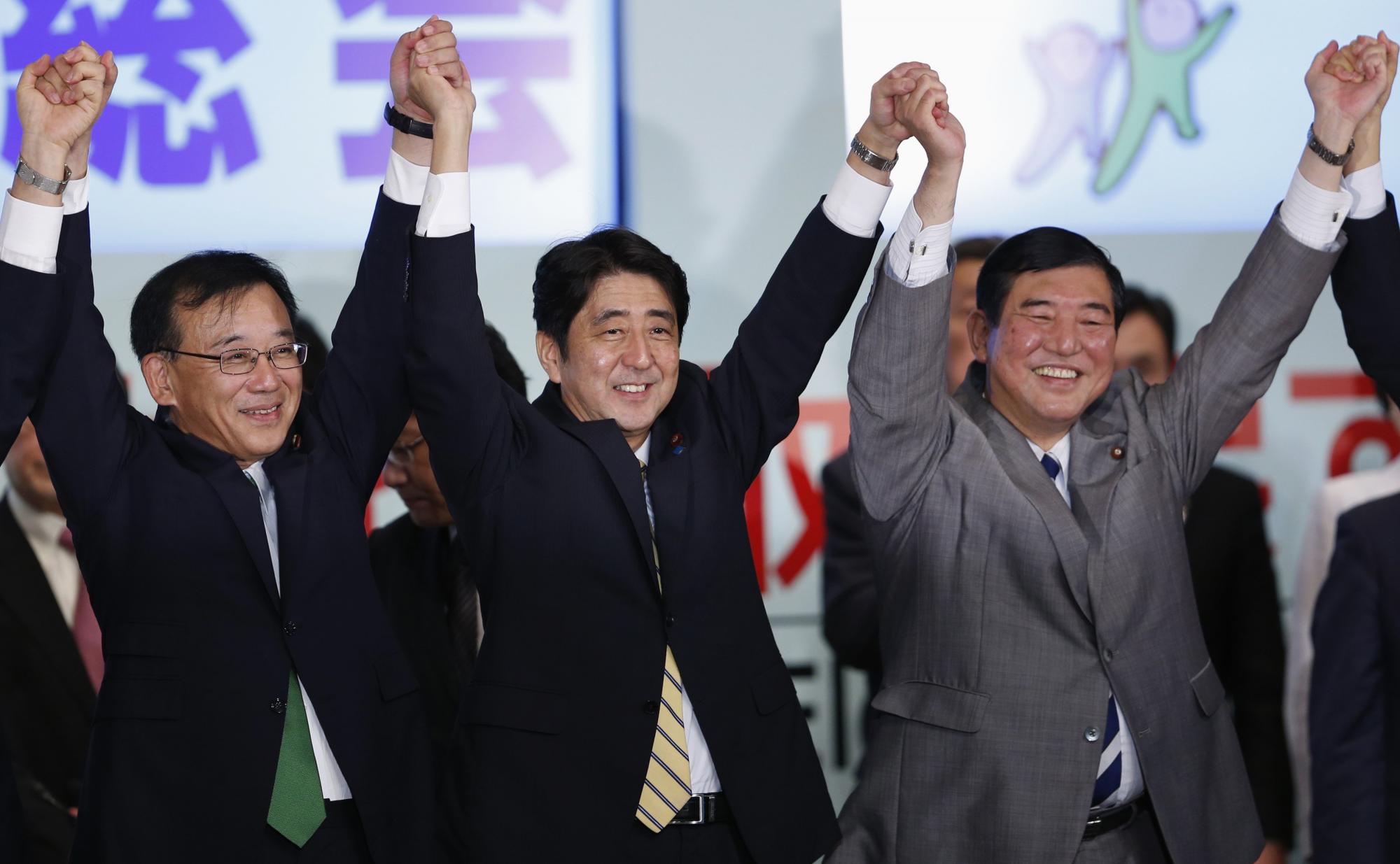 安倍晉三當(dāng)選日本自民黨總裁 領(lǐng)土爭端等問題對華強硬