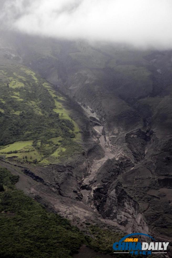 通古拉瓦火山噴出大量火山灰 厄瓜多爾發(fā)布橙色預(yù)警