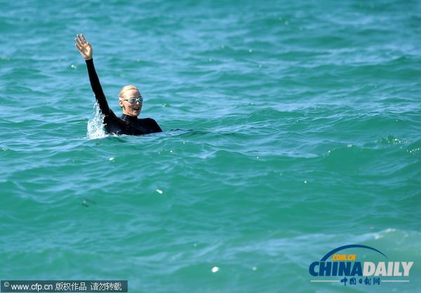 摩納哥夏琳王妃親自下海 美人魚宣傳水上安全意識（組圖）