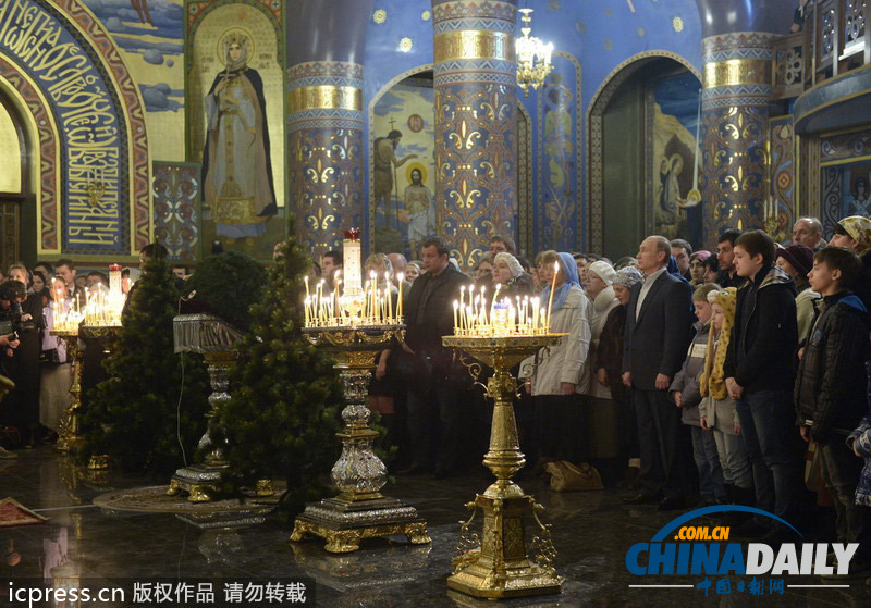 普京打破傳統在索契和民眾慶祝東正教圣誕節