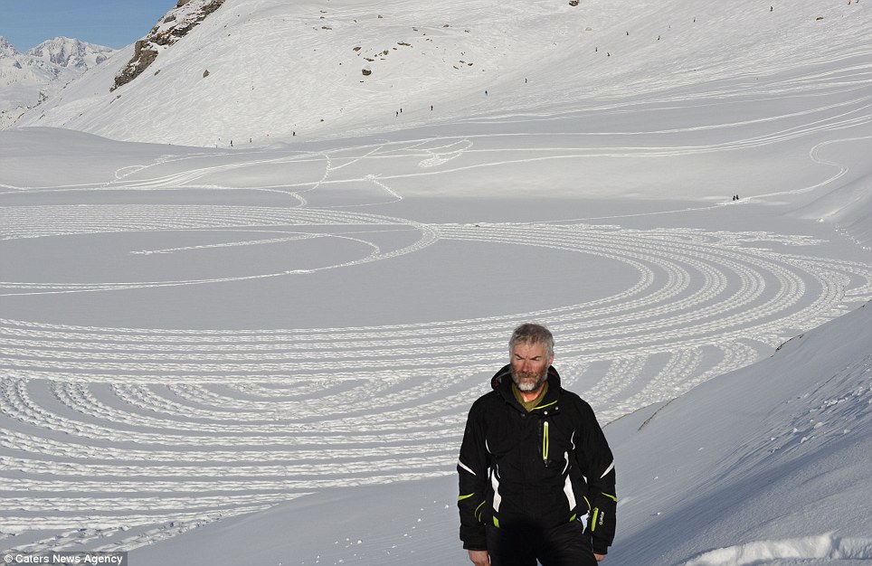 英國藝術家僅用指南針 在雪地上走出嘆為觀止作品