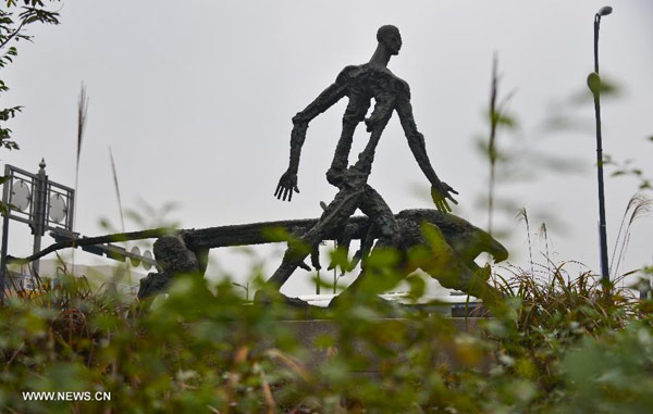 West Lake Int'l sculpture exhibition opens in Hangzhou