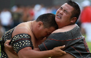 Ethnic costumes tournament held in Inner Mongolia