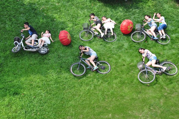 Graduation photos get creative in China