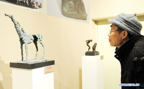 Copper statues exhibit held in Zhengzhou