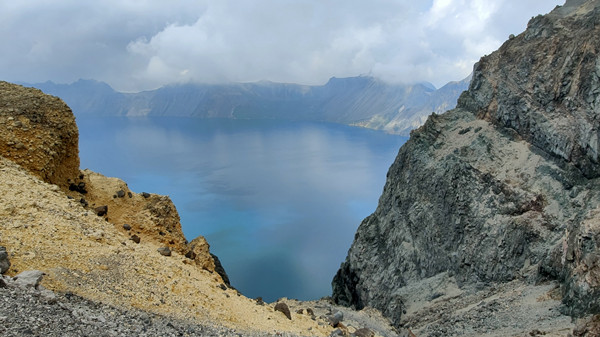 Media delegation explores Changbai Mountains