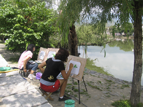 Overseas travel agencie visits Hongcun Village