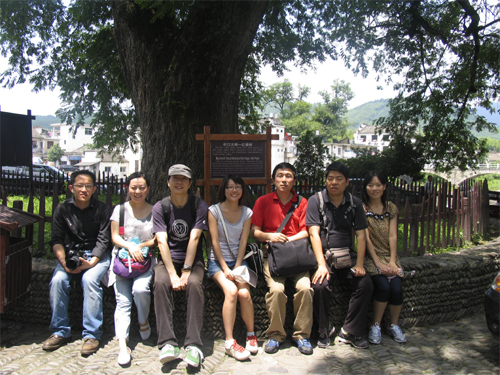 Overseas travel agencie visits Hongcun Village