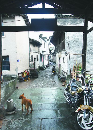 Old streets in Anhui serve as a repository of history