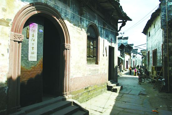 Old streets in Anhui serve as a repository of history