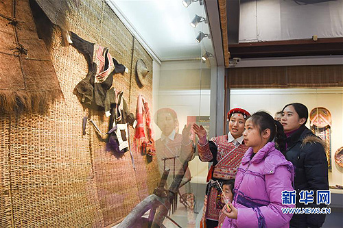 Ethnic culture show enriches Spring Festival