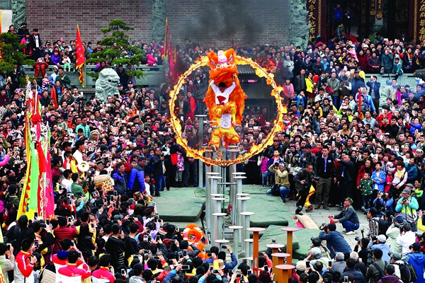 Folk customs in Zhanjiang add fervor to Spring Festival