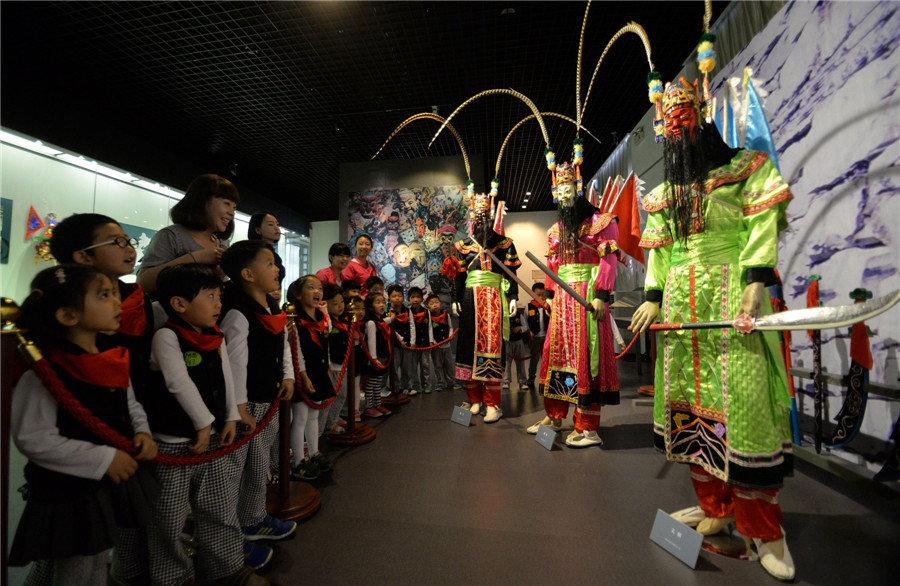 Exhibition showcases ancient art of Nuo opera