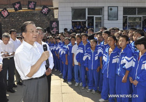 Chinese Premier calls on teachers to dedicate selves to rural education