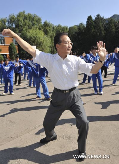 Chinese Premier calls on teachers to dedicate selves to rural education