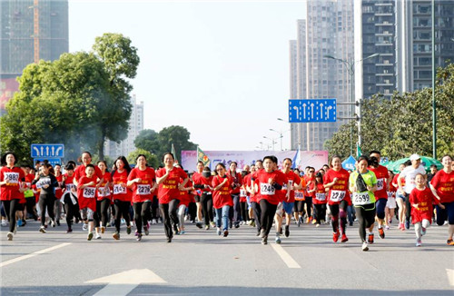 Half marathon loops around Songya Lake