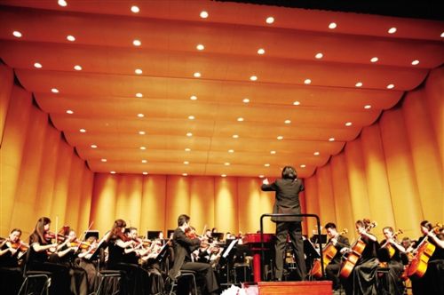 Flute and harp music entertains Baotou