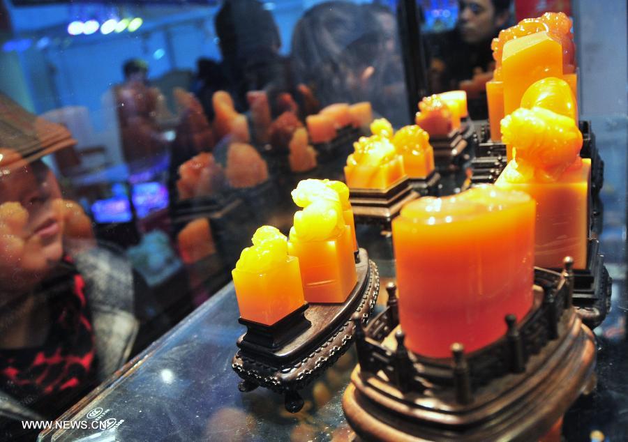 Jewel and jade expo opens in North China's Hohhot