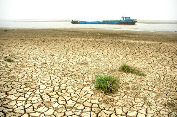 China's largest freshwater lake parched