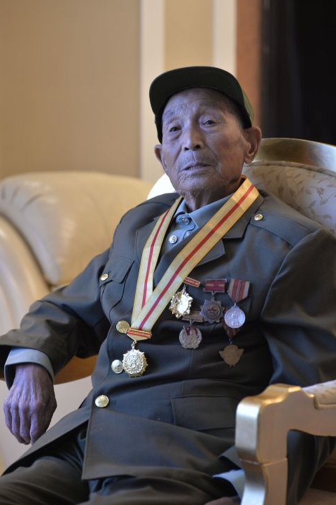 'Saluting Veteran' back home in Changchun from V-Day parade