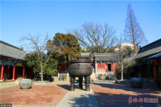 Qingdao Tianhou Palace captured in photos