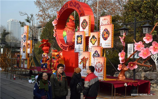 Lanterns installed for 2017 Baotu Spring Lantern Festival in Jinan