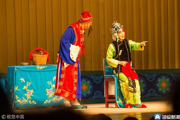 In pics: traditional opera tunes up in Qingzhou