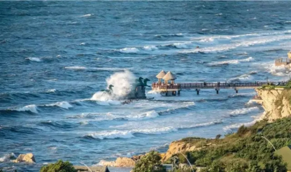 Escape summer heat in Yangma Island, Yantai