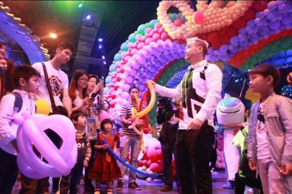 Balloon carnival in Happy Valley to celebrate Children's Day