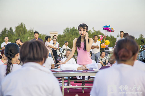 Pingyao teachers experience yoga