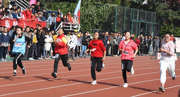 SXU students compete in track and field events