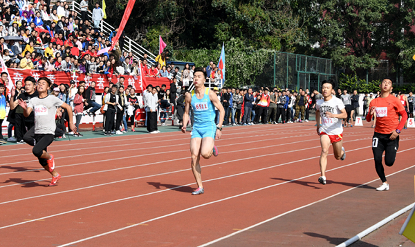 SXU students compete in track and field events