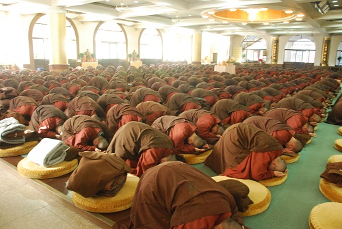 Wutai monks conduct grand Sakyamuni ceremony