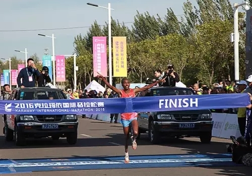 Runners descend on Karamay for Xinjiang’s first int’l marathon