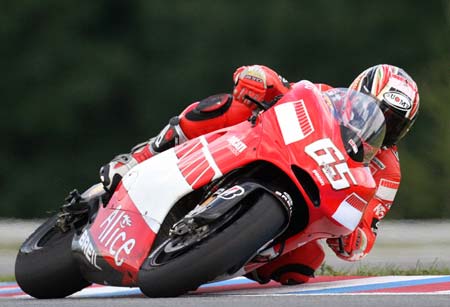 Ducati's Loris Capirossi of Italy powers around a corner his way to winning the Czech Grand Prix at Masaryk's circuit in Brno August 20, 2006. 