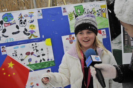 US panda lovers brave snow to bid farewell to Tai Shan