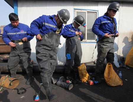 No signs of life in flooded coal mine