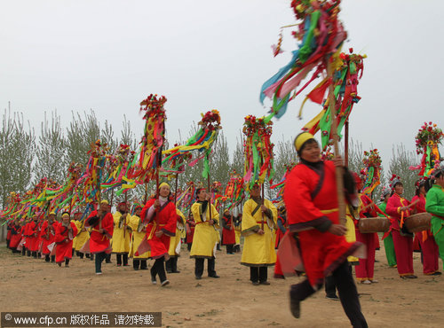 Folk dance faces danger of extinction