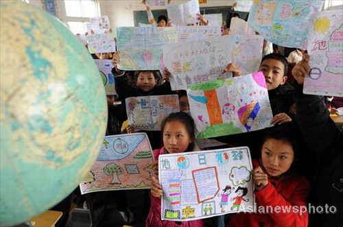 Pupils promote World Earth Day with their pens