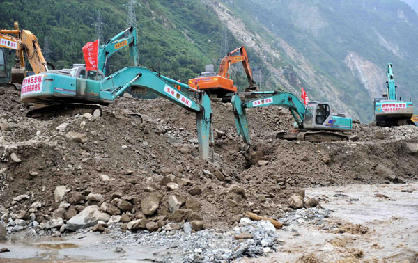 Relief efforts in mudslide-hit Wenchuan