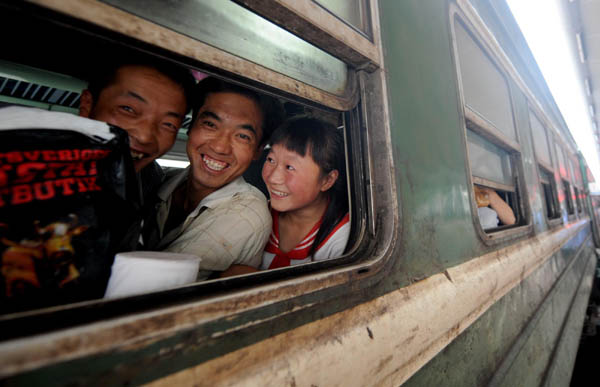 1,500 cotton pickers head to Xinjiang