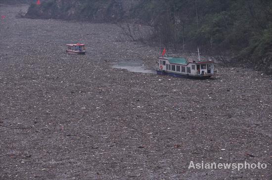 The lake of floating garbage