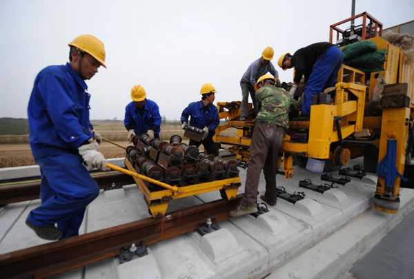 Train from Beijing to Shanghai in 4 hours on track