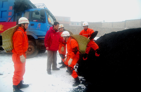 Firefighters help farmers stranded in snow